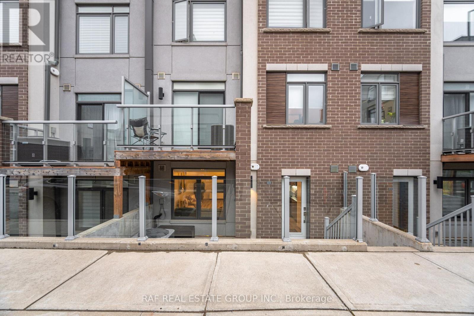 Row / Townhouse for Sale in 105 - 3058 SIXTH LINE|Oakville (GO Glenorchy), Ontario L6M1P8 2
