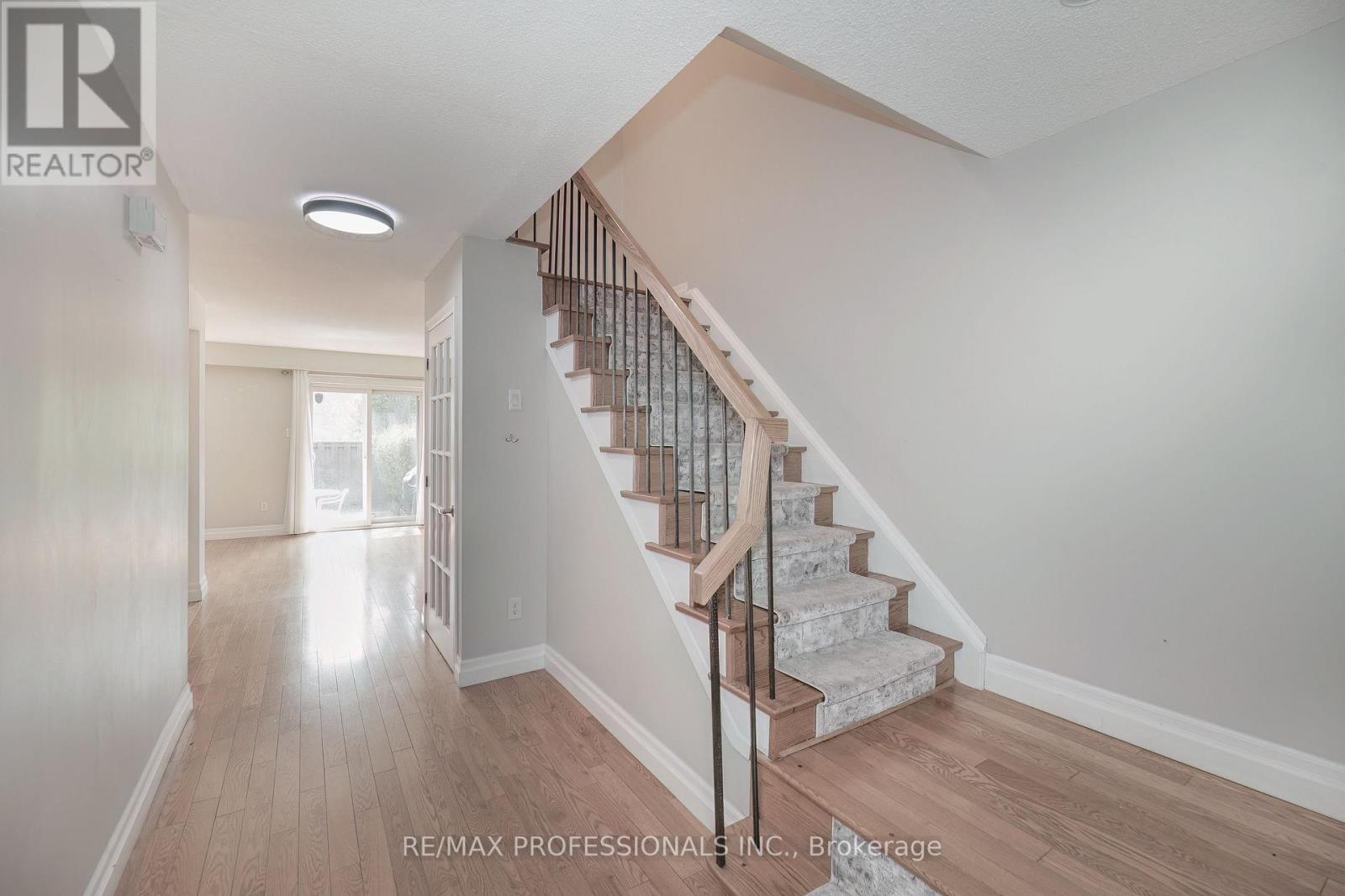 Row / Townhouse for Sale in 20 - 1951 RATHBURN ROAD E|Mississauga (Rathwood), Ontario L4W2N9 3