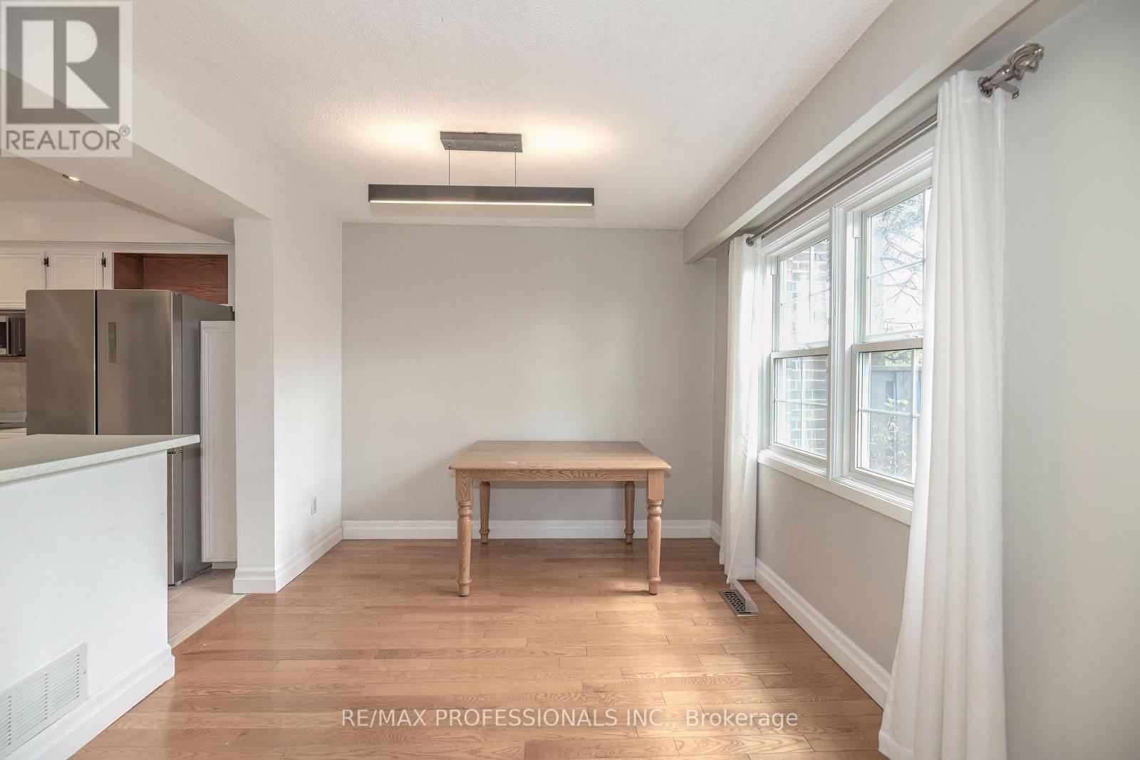 Row / Townhouse for Sale in 20 - 1951 RATHBURN ROAD E|Mississauga (Rathwood), Ontario L4W2N9 5