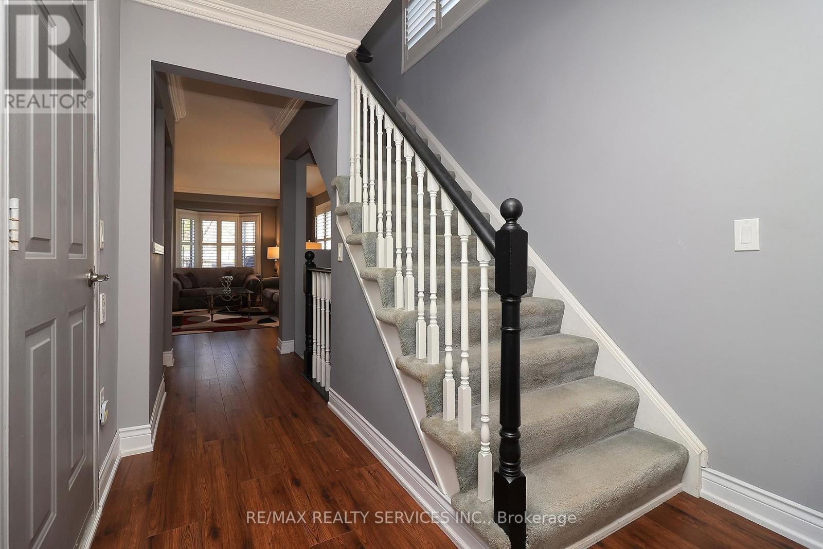 Row / Townhouse for Sale in 15 - 2088 LEANNE BOULEVARD|Mississauga (Sheridan), Ontario L5K2S7 3