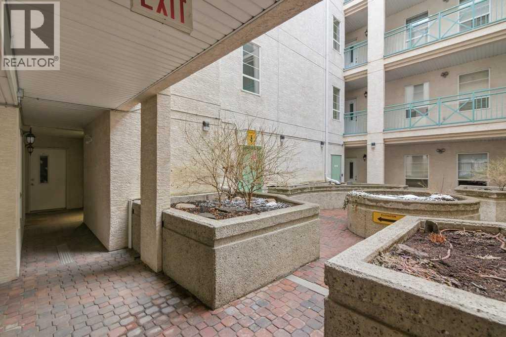 Apartment for Sale in 102, 1235 13 Avenue SW|Calgary, Alberta T3C0T2 4