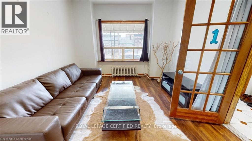 Row / Townhouse – 36 MITCHELL AVENUE, Toronto – photo 2
