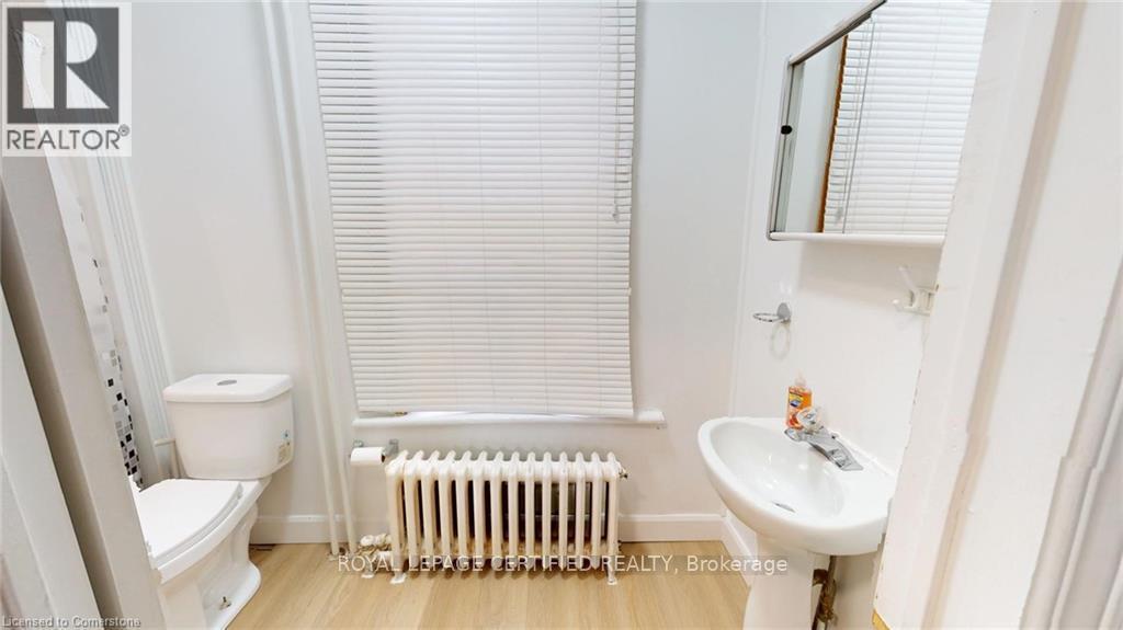 Row / Townhouse – 36 MITCHELL AVENUE, Toronto – photo 5