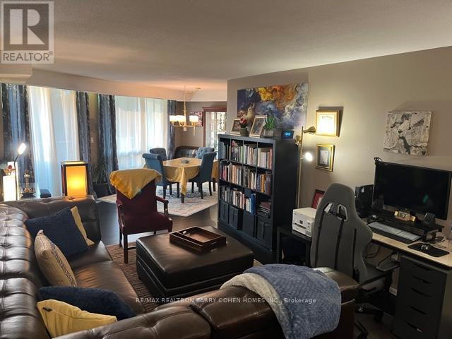 Apartment – 304 - 150 NEPTUNE DRIVE, Toronto – photo 4