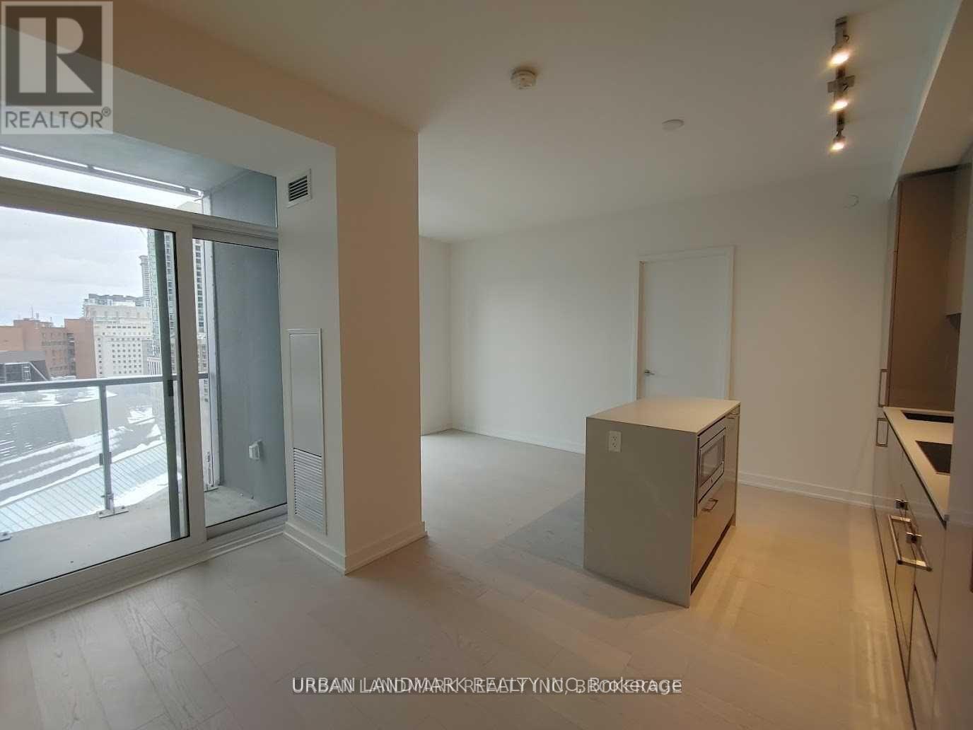 Apartment – 1311 - 1 YORKVILLE AVENUE, Toronto – photo 4