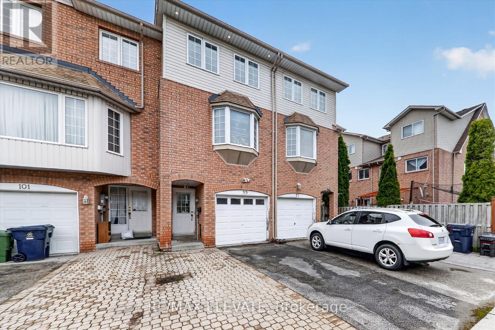 Row / Townhouse – 99 SUFI CRESCENT, Toronto – photo 3