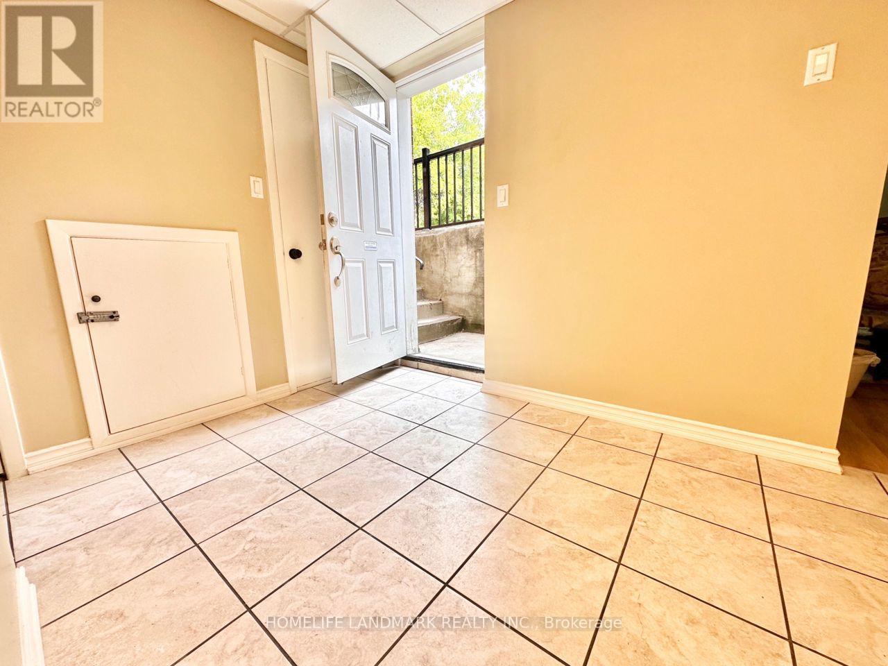 House – 159 COCKSFIELD AVENUE, Toronto – photo 4