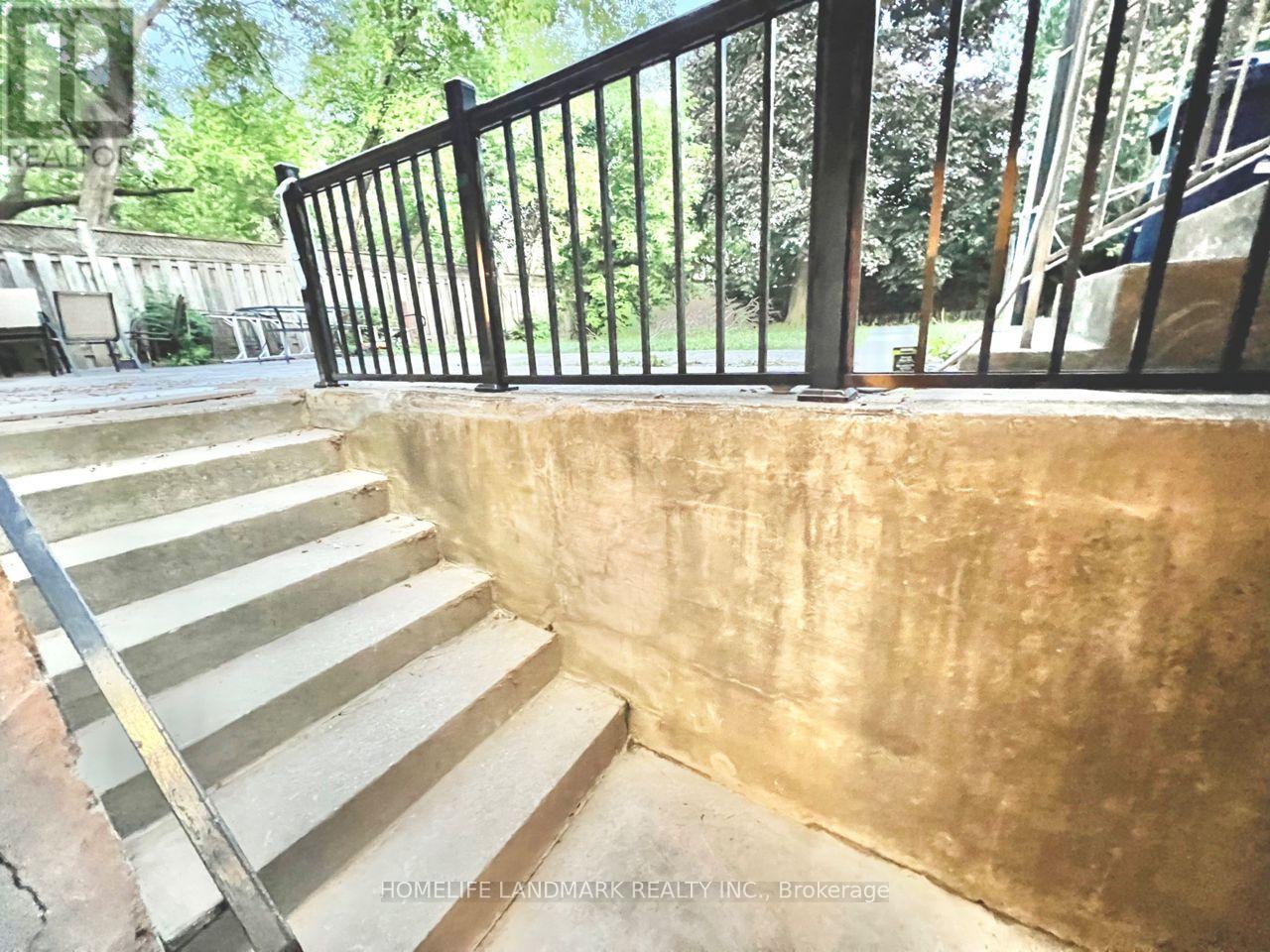 House – 159 COCKSFIELD AVENUE, Toronto – photo 5