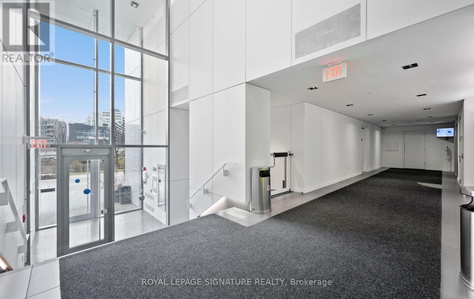 Apartment – 608 - 32 TROLLEY CRESCENT, Toronto – photo 2