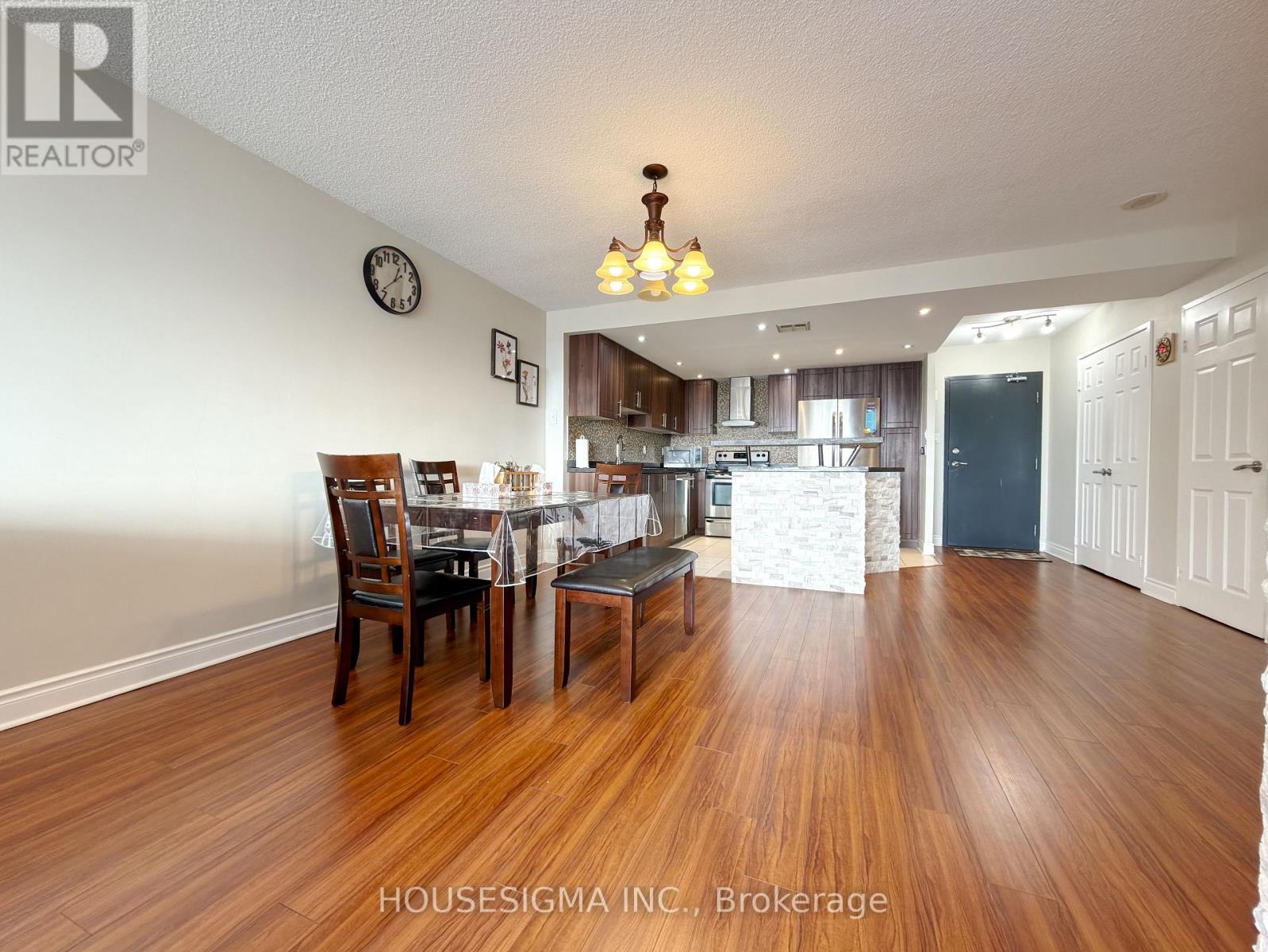 Apartment – 1103 - 8 LISA STREET, Brampton – photo 4