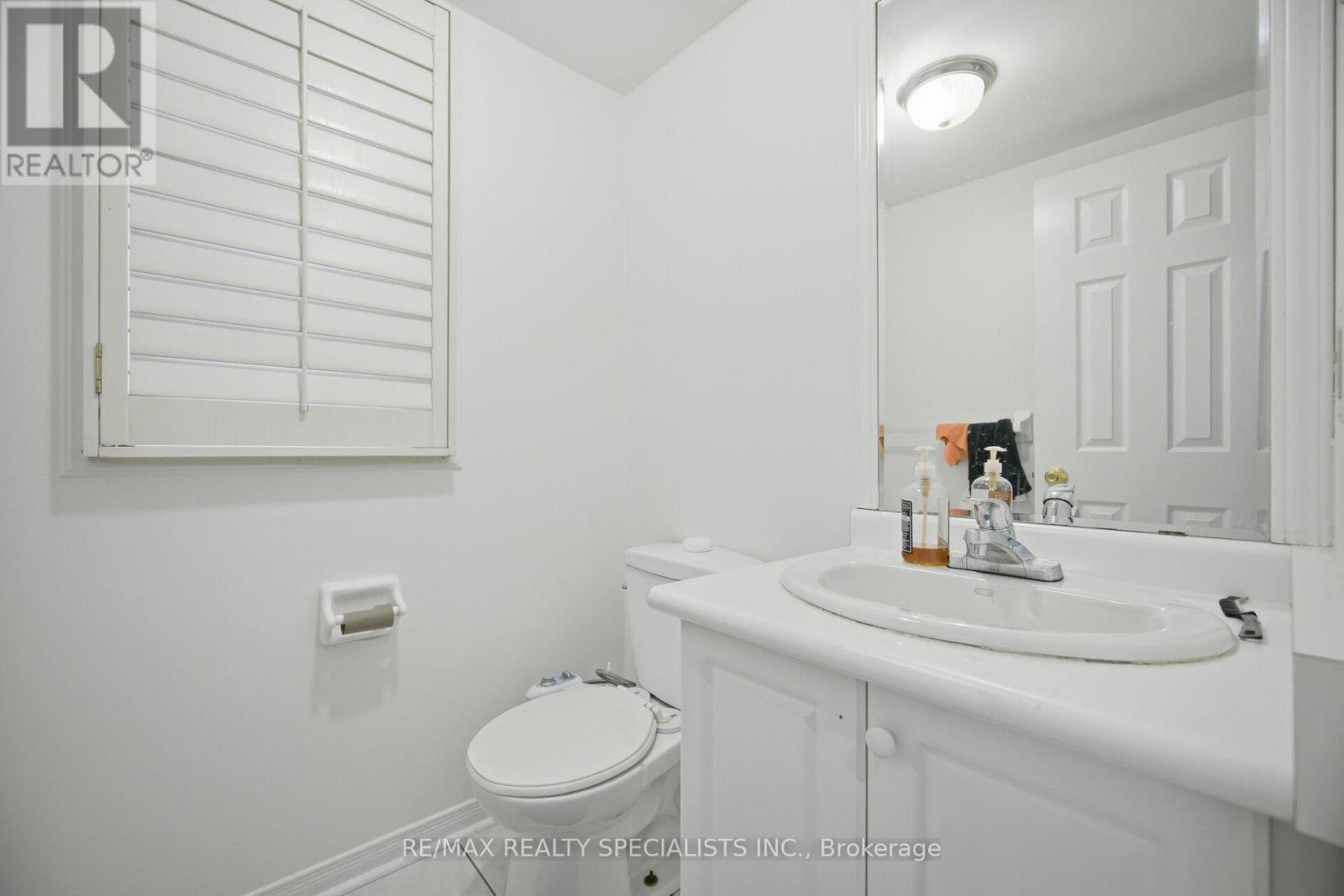 House – 64 DOLPHIN SONG CRESCENT, Brampton – photo 4