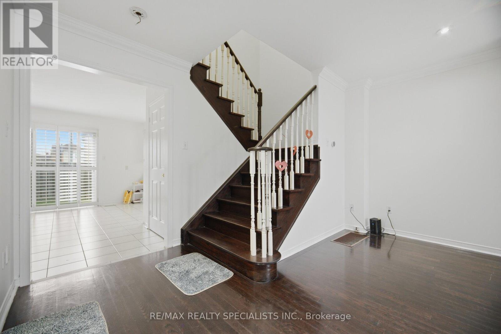 House – 64 DOLPHIN SONG CRESCENT, Brampton – photo 5
