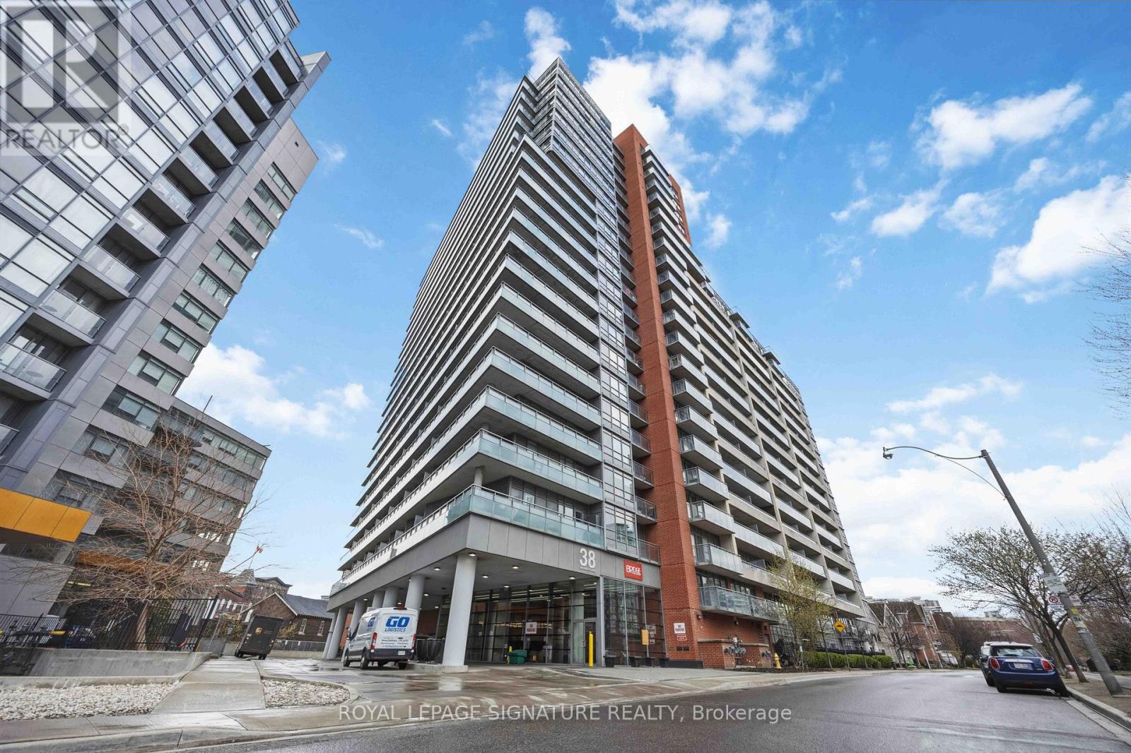 Apartment – 38 JOE SHUSTER WAY, Toronto – photo 2