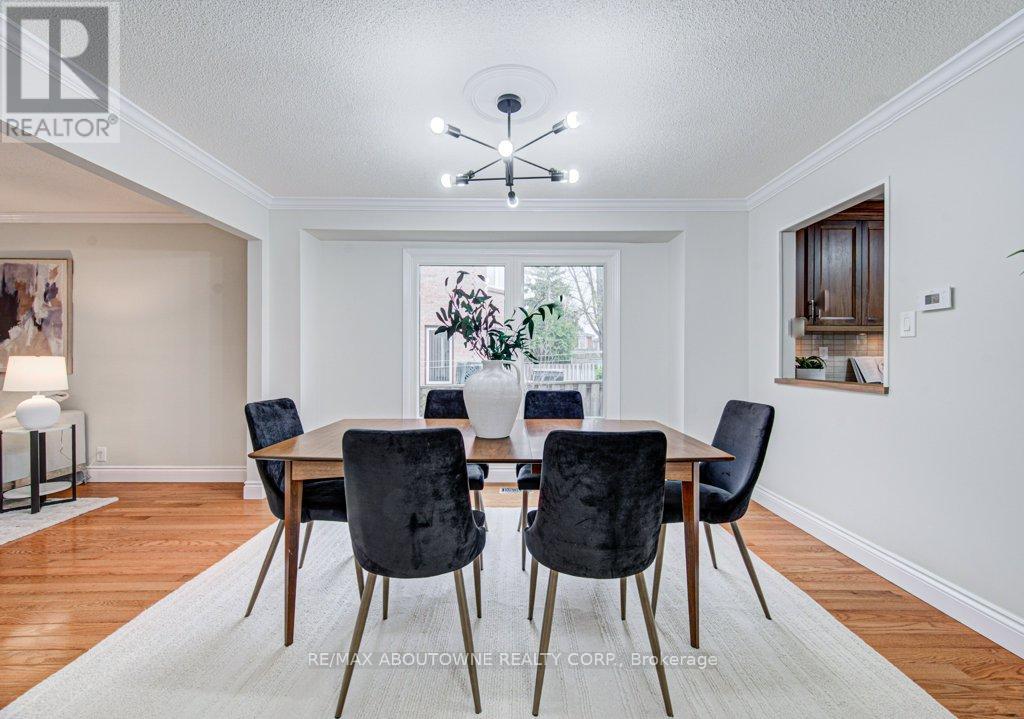 House – 3092 HICKLING COURT, Mississauga – photo 3