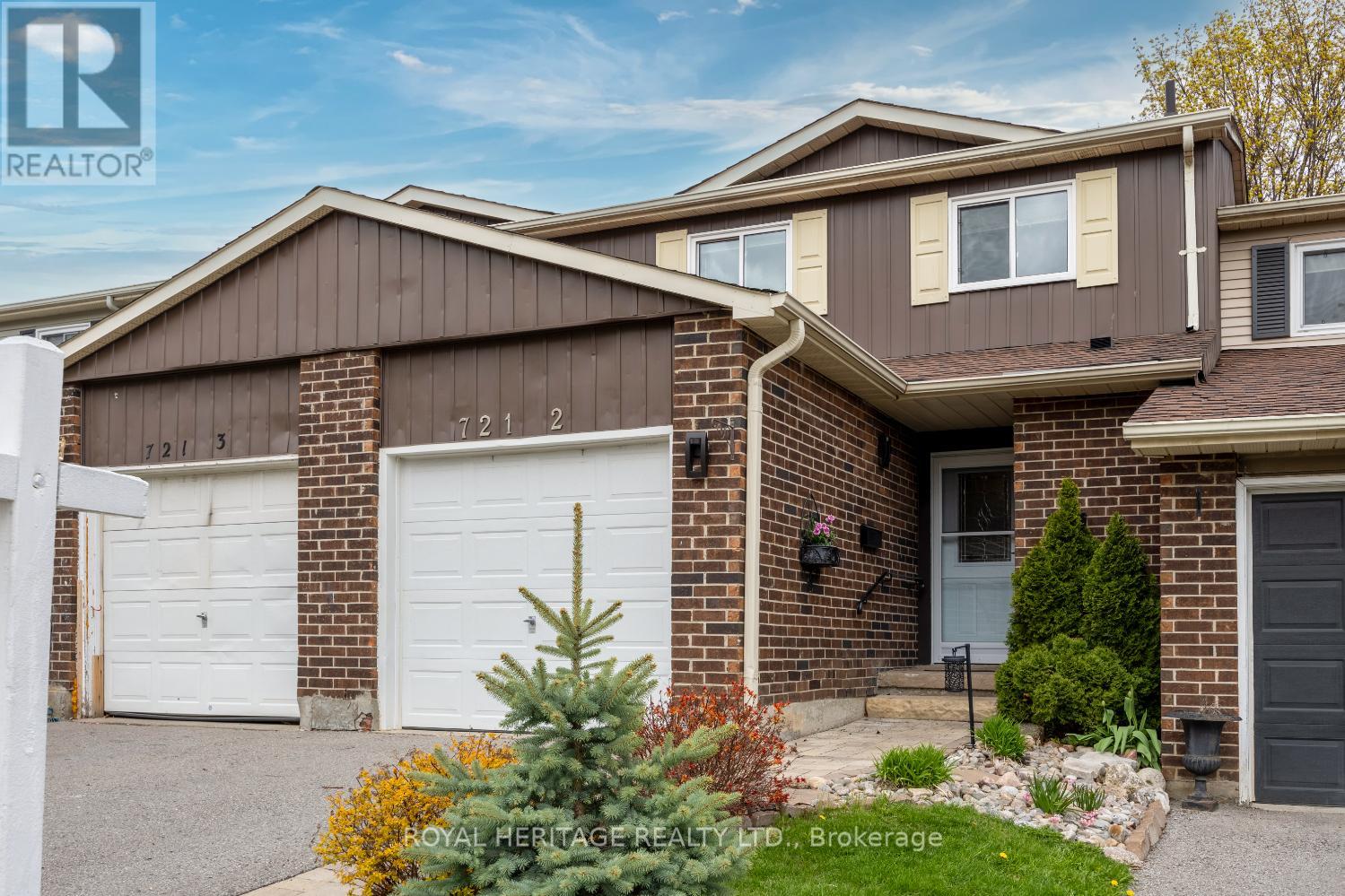 Row / Townhouse – 2 - 721 CRICKLEWOOD DRIVE, Oshawa – photo 2