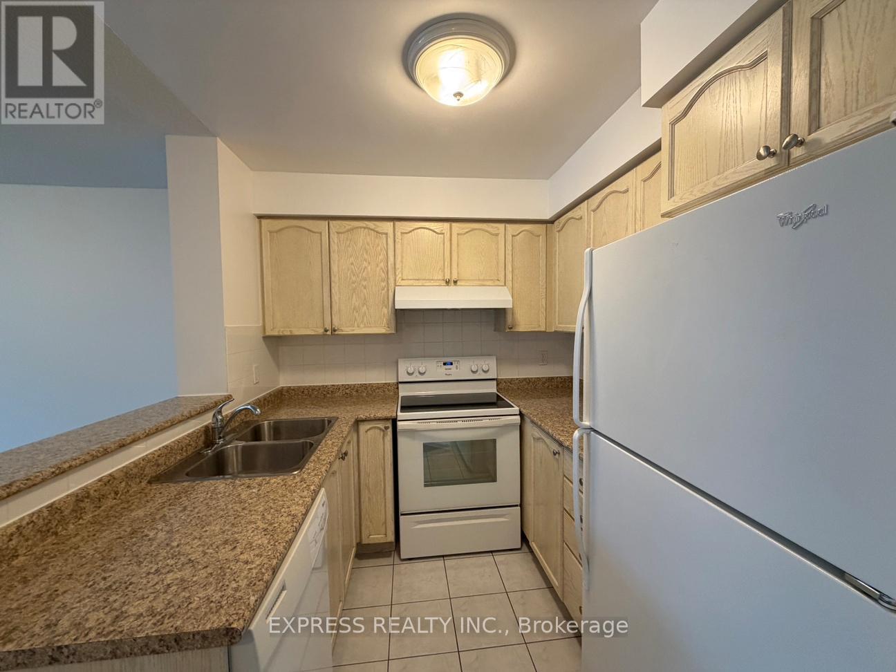Apartment – 1206 - 29 PEMBERTON AVENUE, Toronto – photo 2