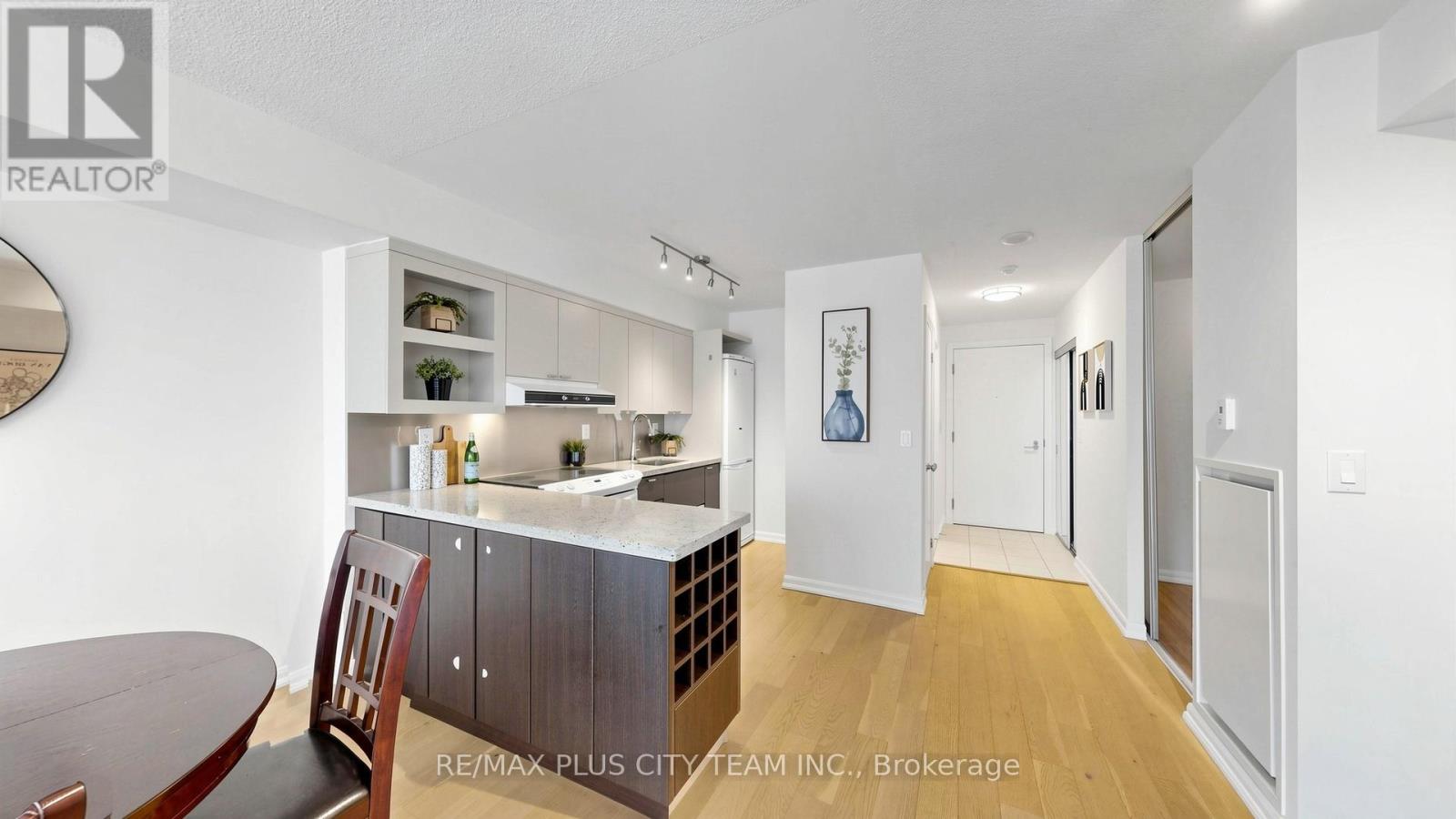 Apartment – 308 - 111 ELIZABETH STREET, Toronto – photo 5