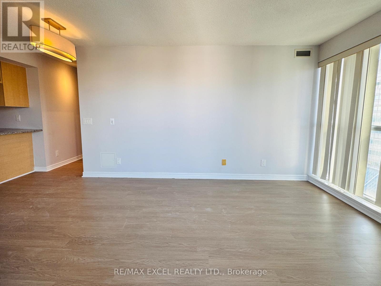 Apartment – 1102 - 70 TOWN CENTRE COURT, Toronto – photo 2