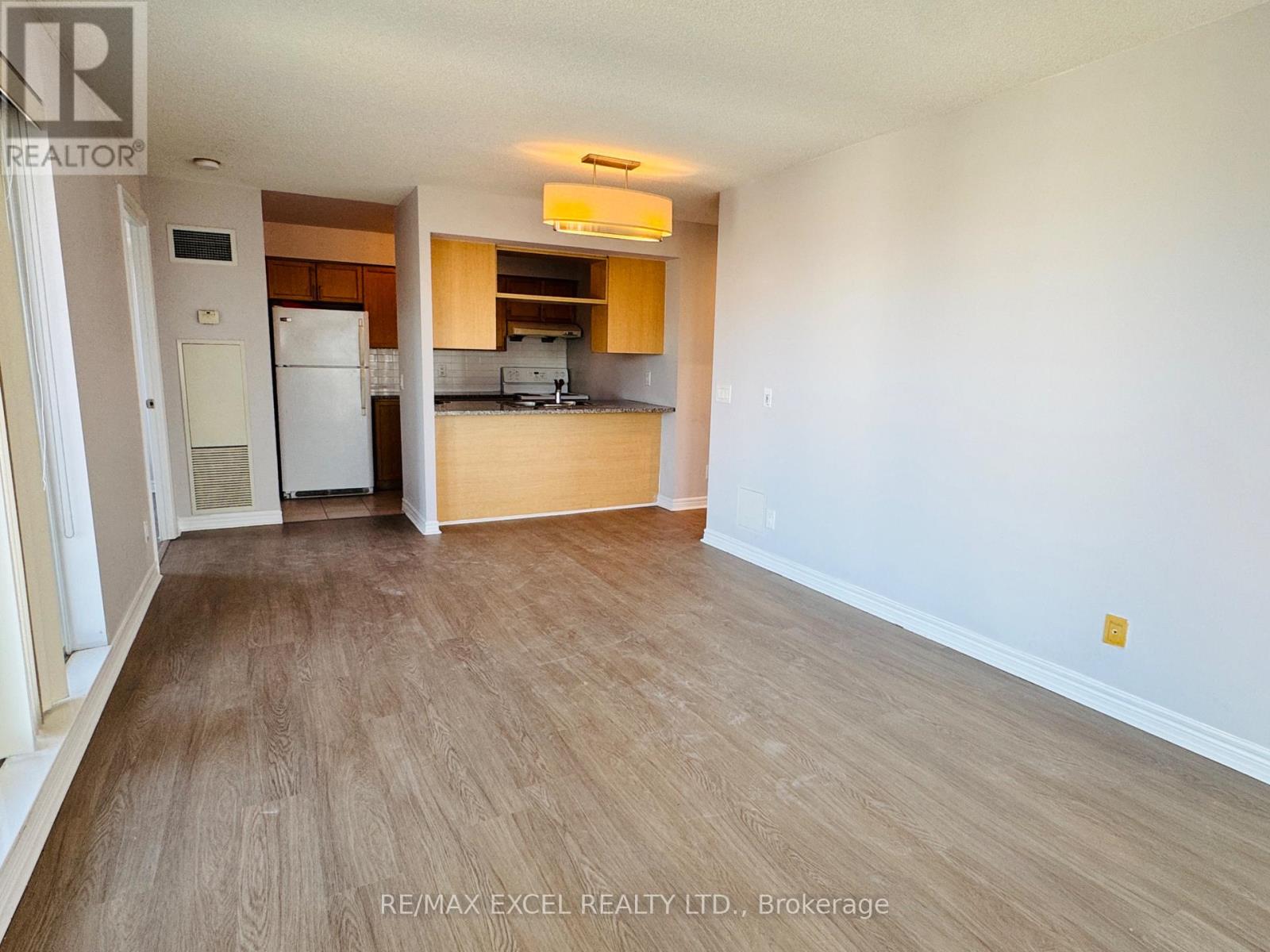 Apartment – 1102 - 70 TOWN CENTRE COURT, Toronto – photo 3