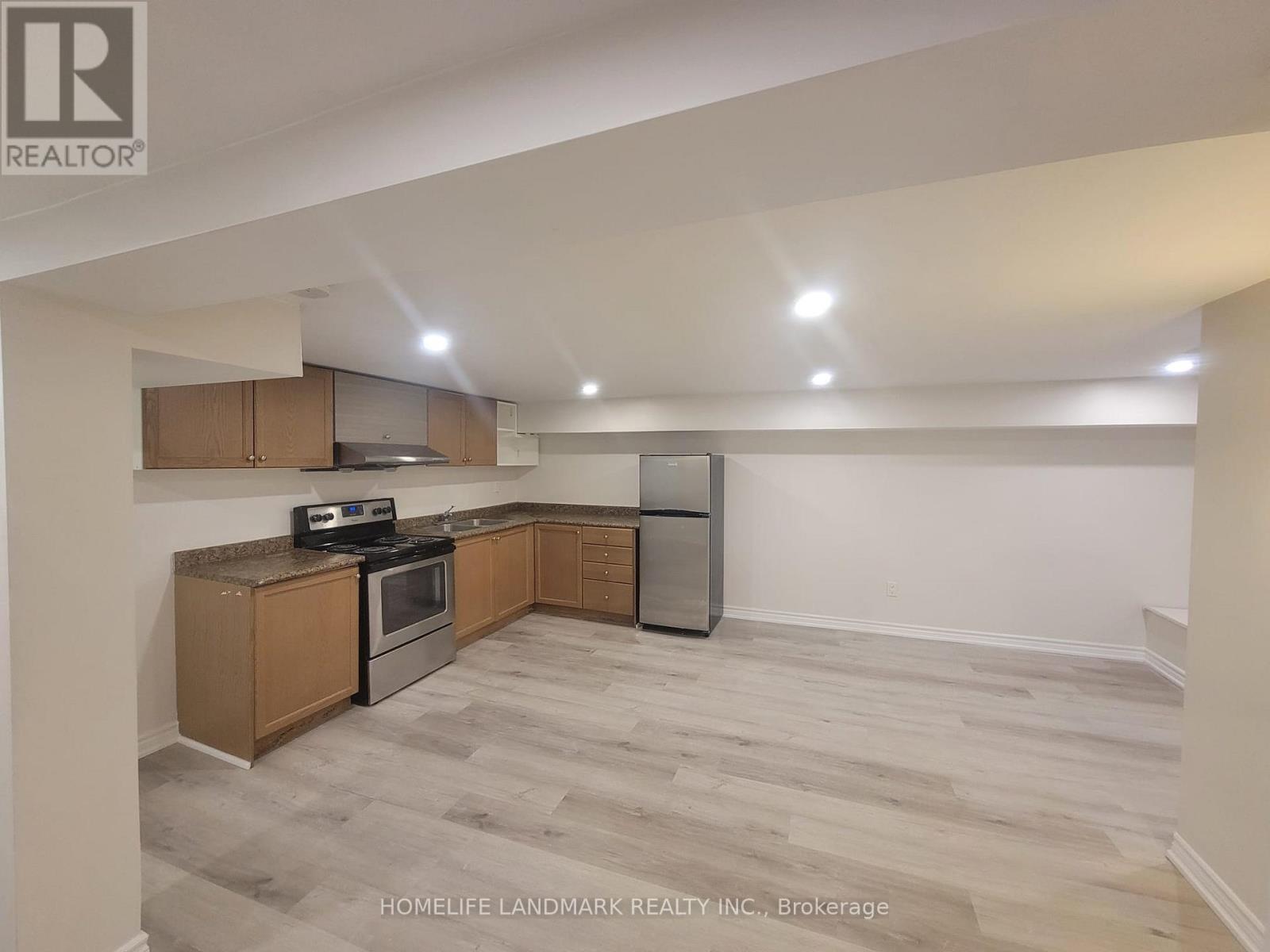 House – BASMENT - 307 AXMINSTER DRIVE, Richmond Hill – photo 2