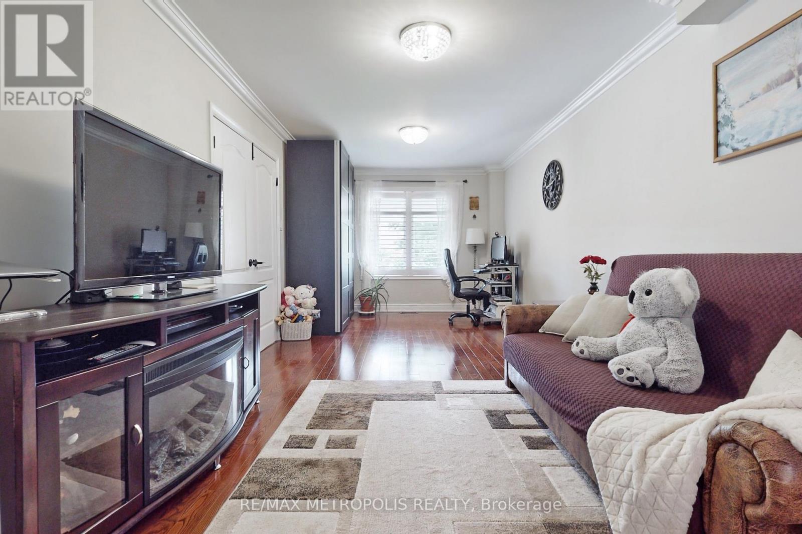 House – 64 MANDEL CRESCENT, Richmond Hill – photo 5