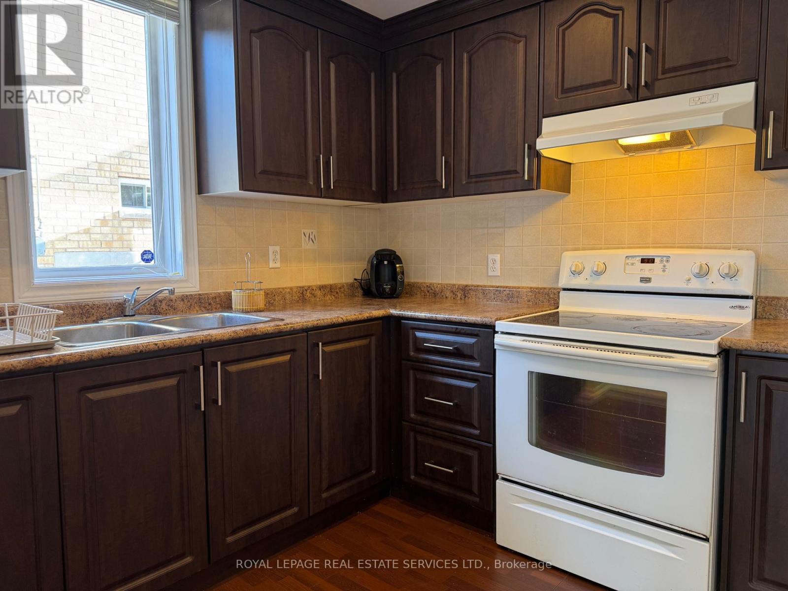 House – 56 SADOT COURT, Vaughan – photo 4