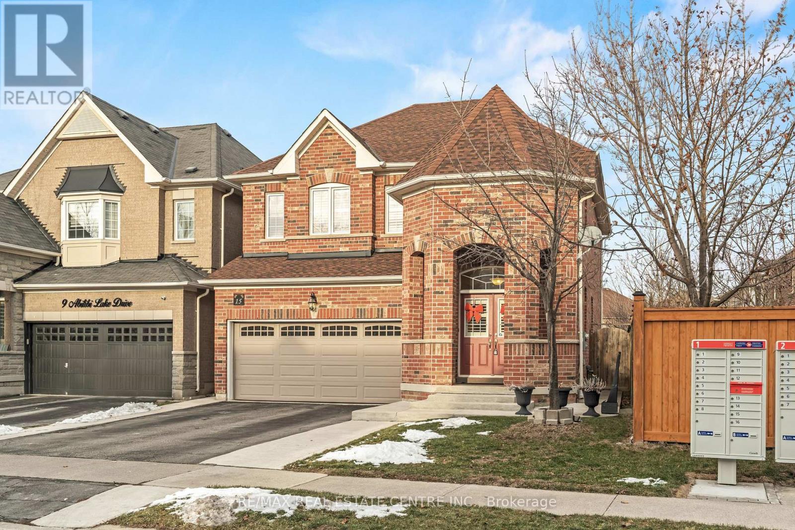 House – 15 HELMAN ROAD, Brampton – photo 2