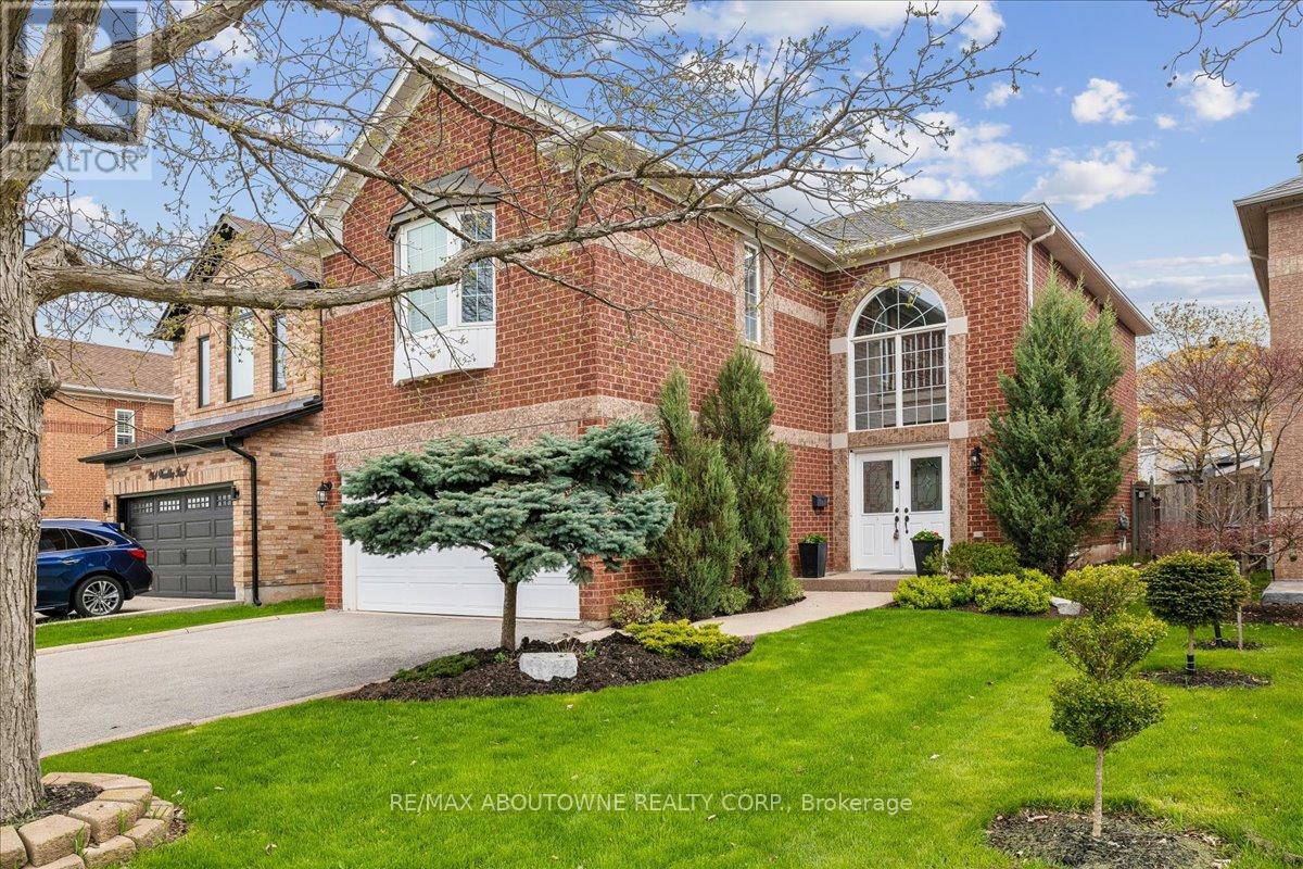 House – 260 WEMBLEY ROAD, Oakville – photo 2