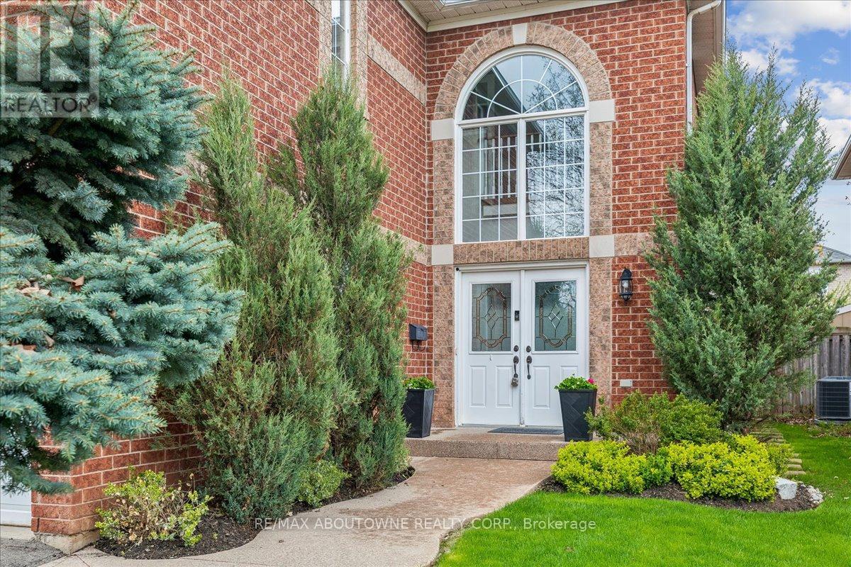 House – 260 WEMBLEY ROAD, Oakville – photo 3