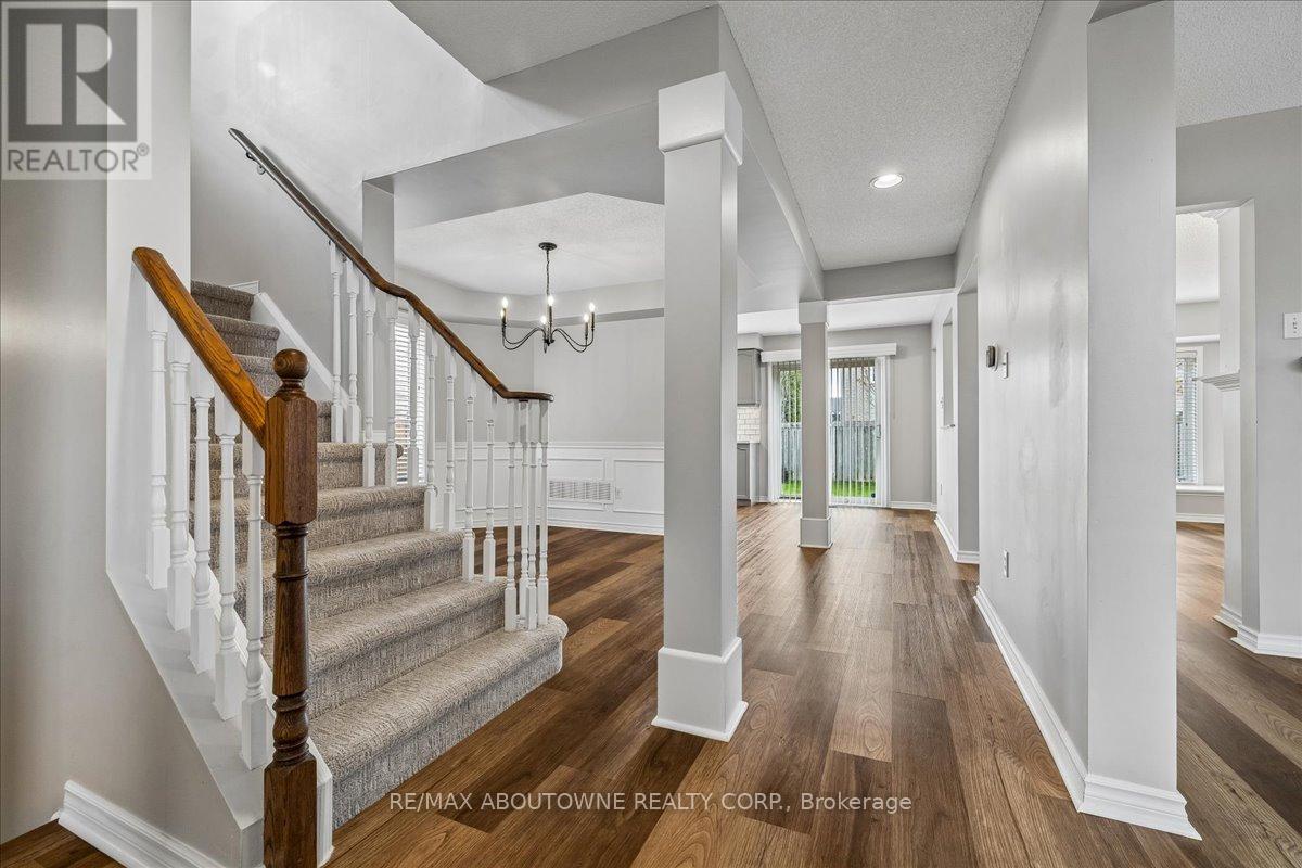 House – 260 WEMBLEY ROAD, Oakville – photo 4