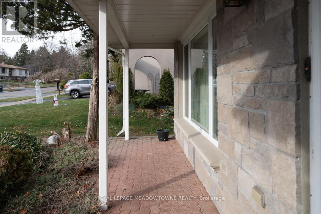 House – 1435 PETRIE WAY, Mississauga – photo 3
