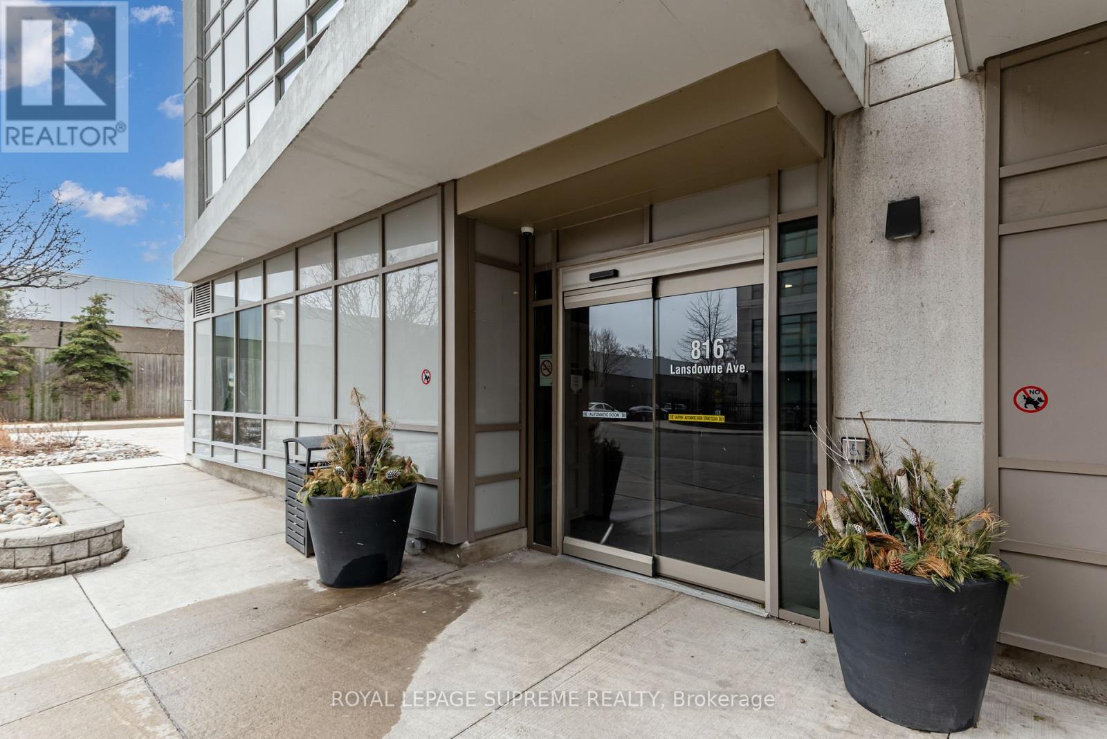 Apartment – 805 - 816 LANSDOWNE AVENUE, Toronto – photo 2