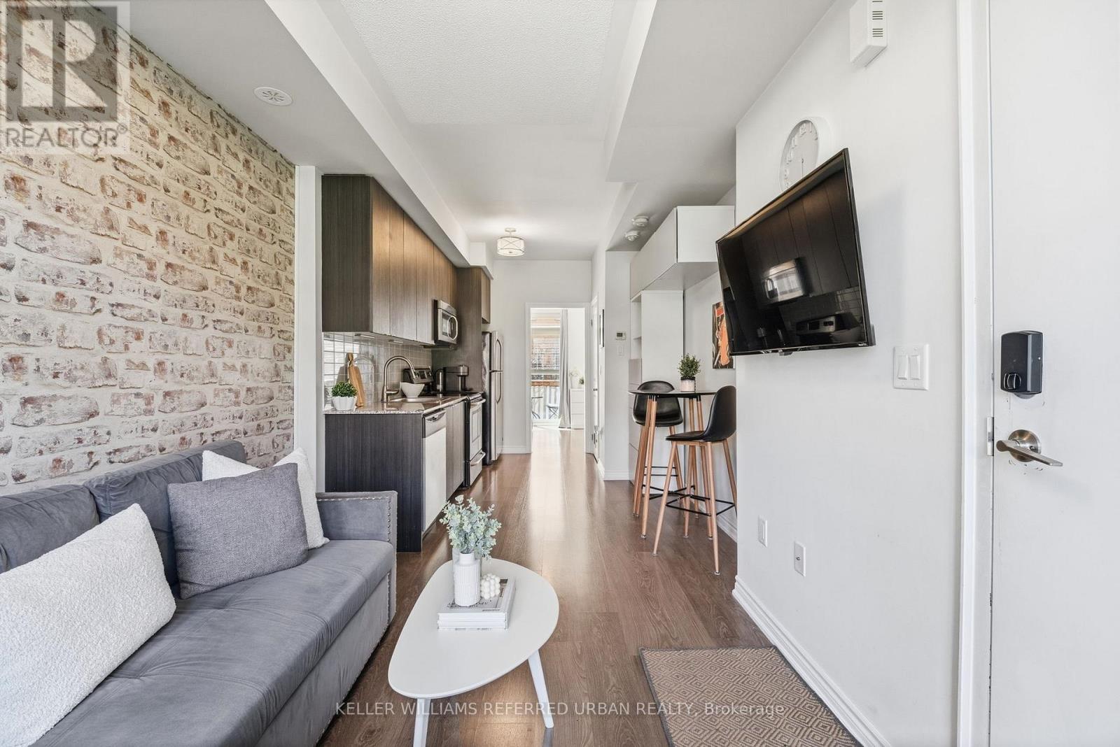 Row / Townhouse – 241 - 390 HOPEWELL AVENUE, Toronto – photo 3
