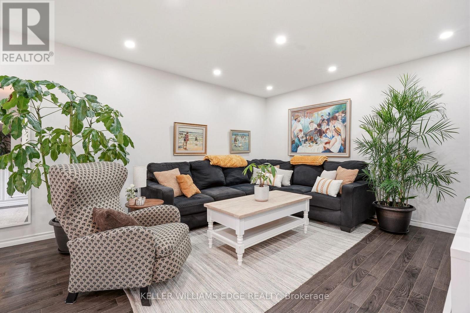 Row / Townhouse – 157 - 2001 BONNYMEDE DRIVE, Mississauga – photo 4