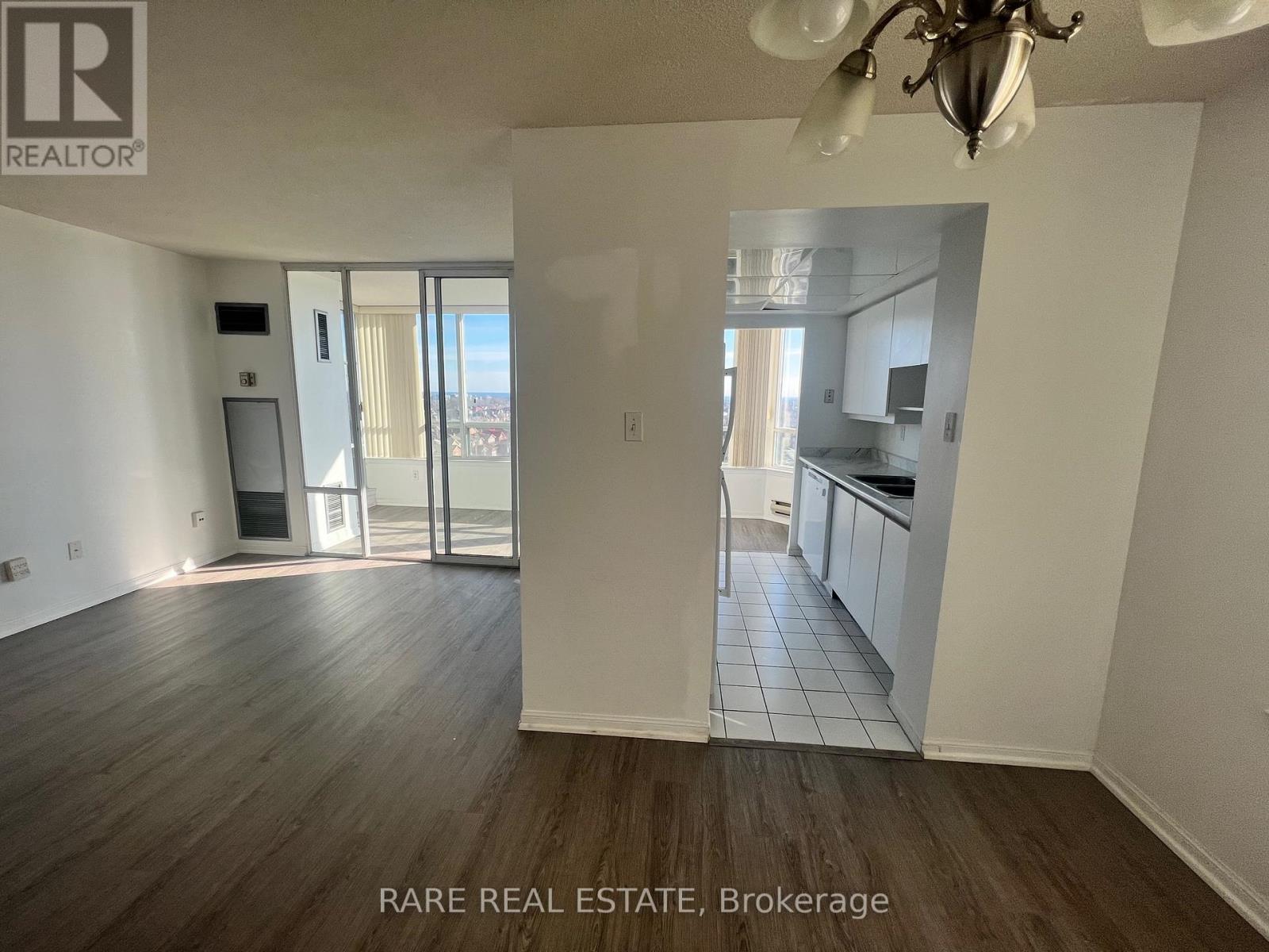 Apartment – 905 - 550 WEBB DRIVE, Mississauga – photo 2