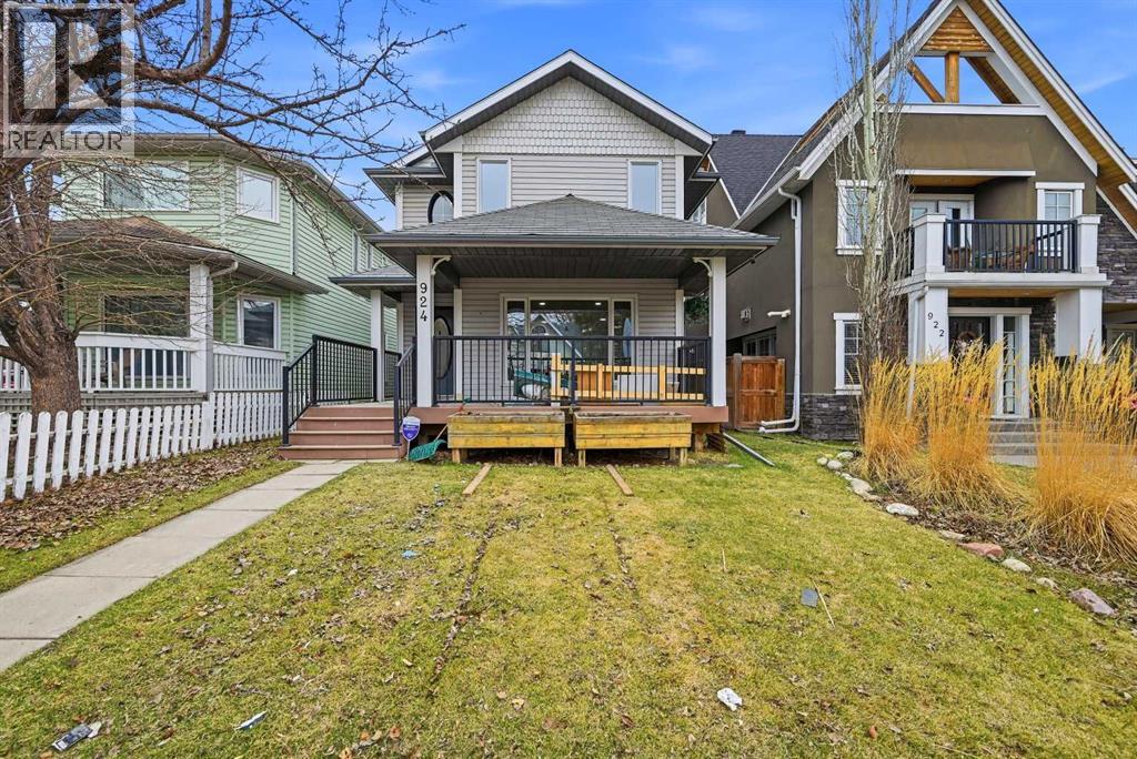 House for Sale in 924 19 Avenue NW|Calgary, Alberta T2M0Z5