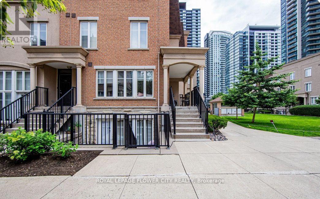 Row / Townhouse – 423 - 34 WESTON BATTERY ROAD, Toronto – photo 3