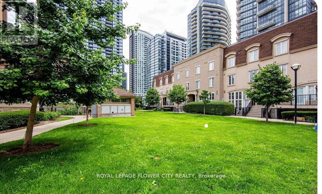 Row / Townhouse – 423 - 34 WESTON BATTERY ROAD, Toronto – photo 5
