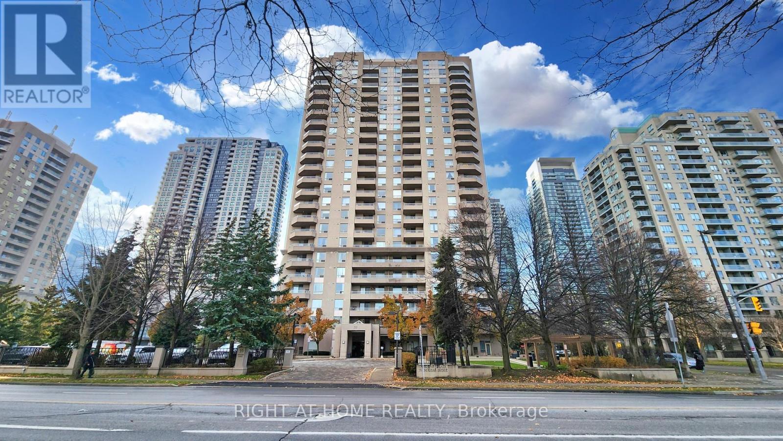 Apartment – 207 - 35 EMPRESS AVENUE, Toronto – photo 2