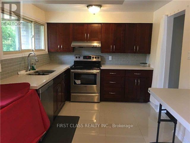 House – 17 HARNWORTH DRIVE, Toronto – photo 4