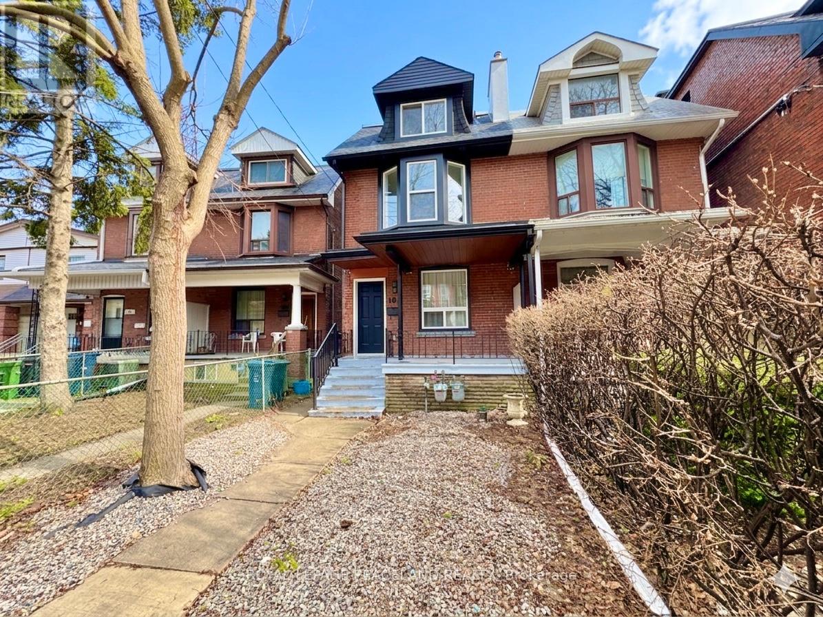 House – 101 MARCHMOUNT ROAD, Toronto – photo 3