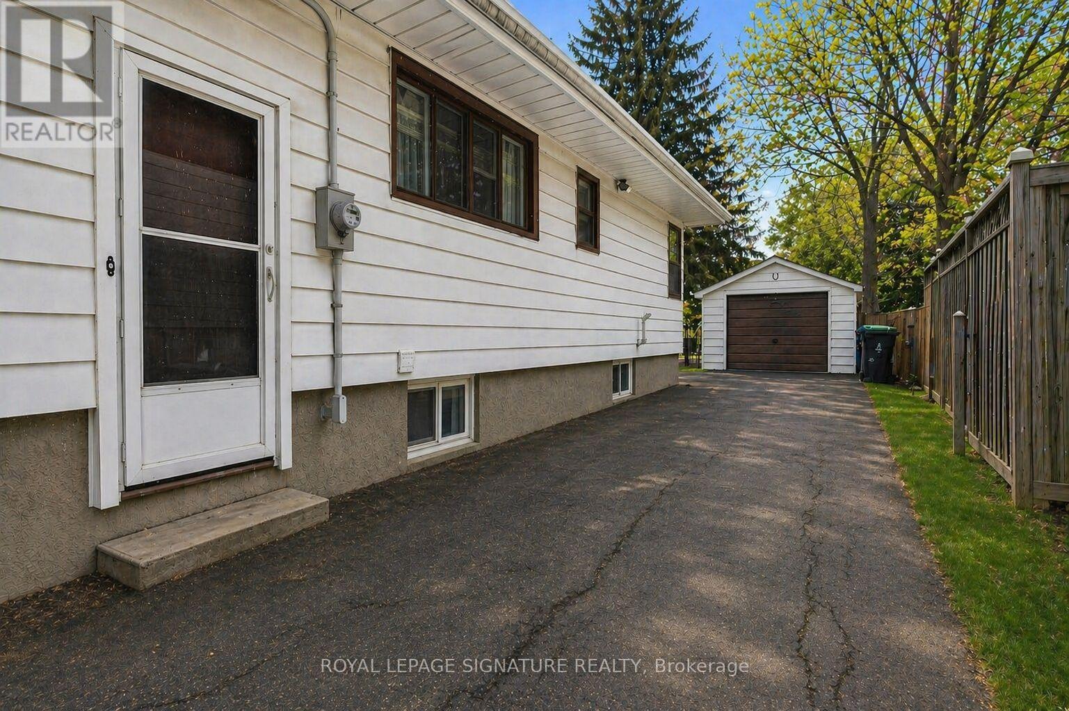 House – 184 HENDON AVENUE, Toronto – photo 2