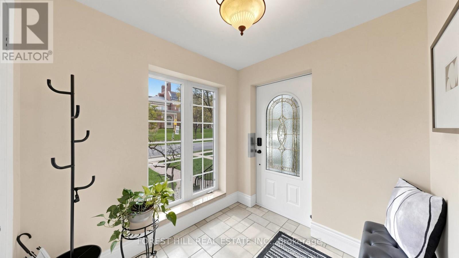 House – 153 GLENGROVE AVENUE W, Toronto – photo 3