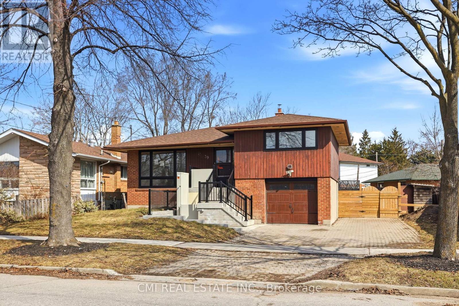 House – 39 EARLTON ROAD, Toronto – photo 2
