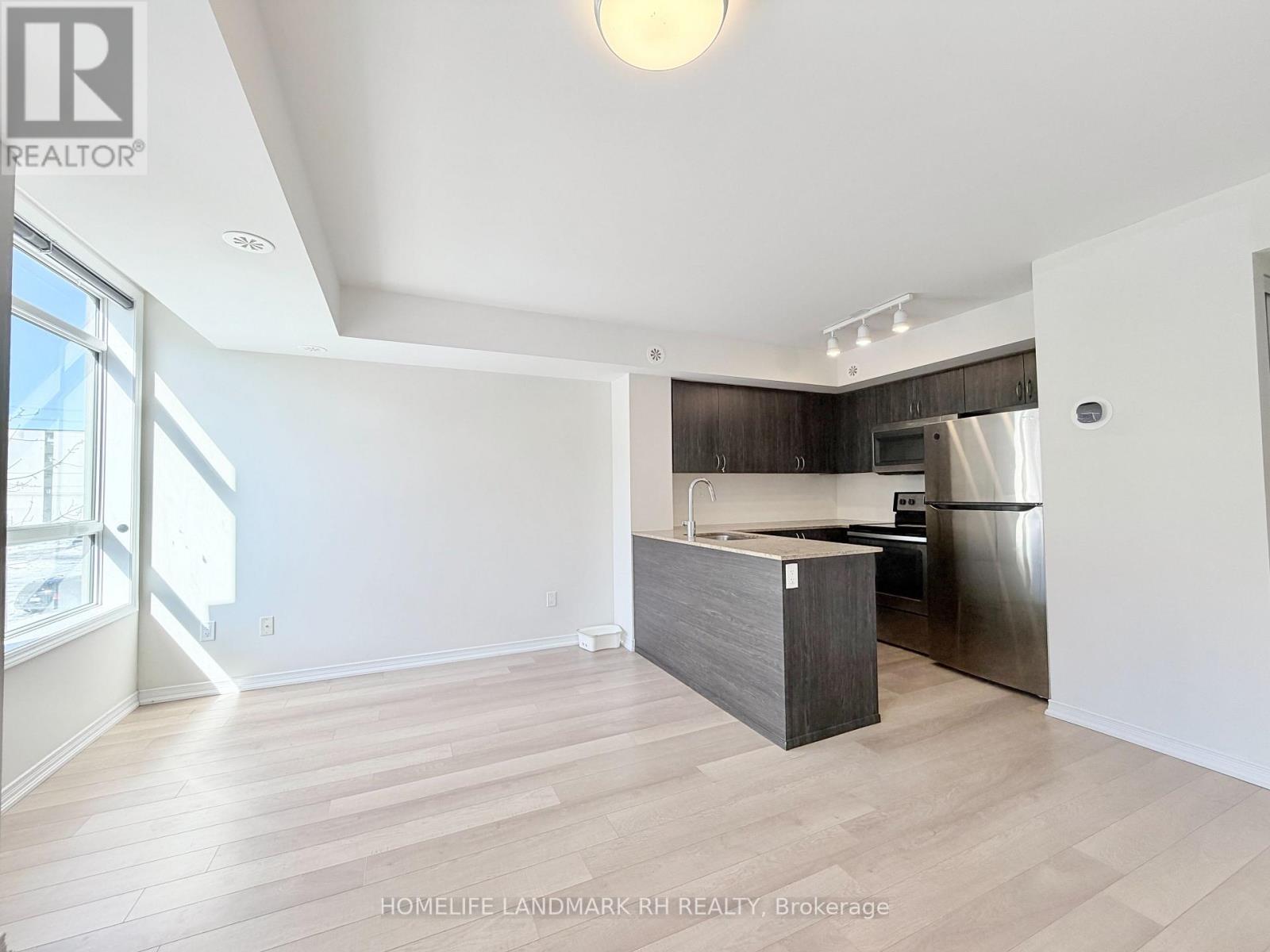 Row / Townhouse – 308 - 90 ORCHID PLACE DRIVE, Toronto – photo 4