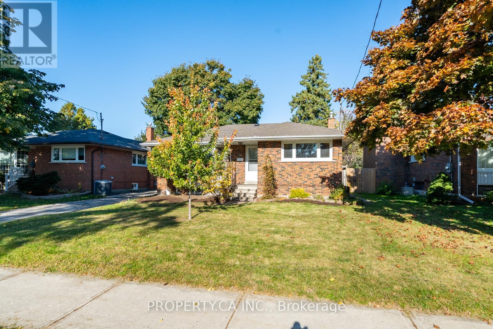 House – LOWER - 46 SHREWSBURY SQUARE, Toronto – photo 3