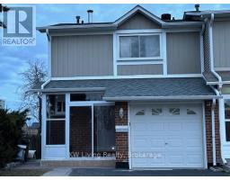 Row / Townhouse – 77 PHALEN CRESCENT, Toronto – photo 1