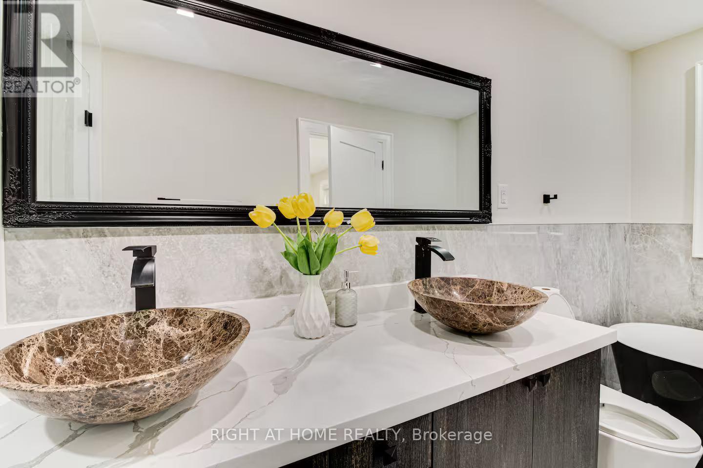 House – 363B PHARMACY AVE AVENUE, Toronto – photo 5