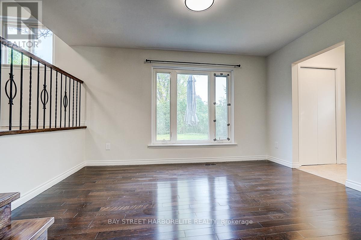 House – 141 CHARTLAND BOULEVARD S, Toronto – photo 5