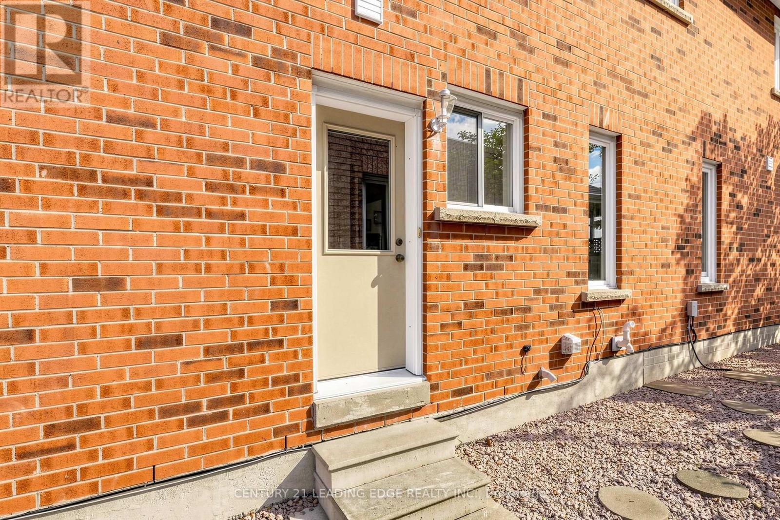 House – 29 DARLEY STREET, Ajax – photo 5